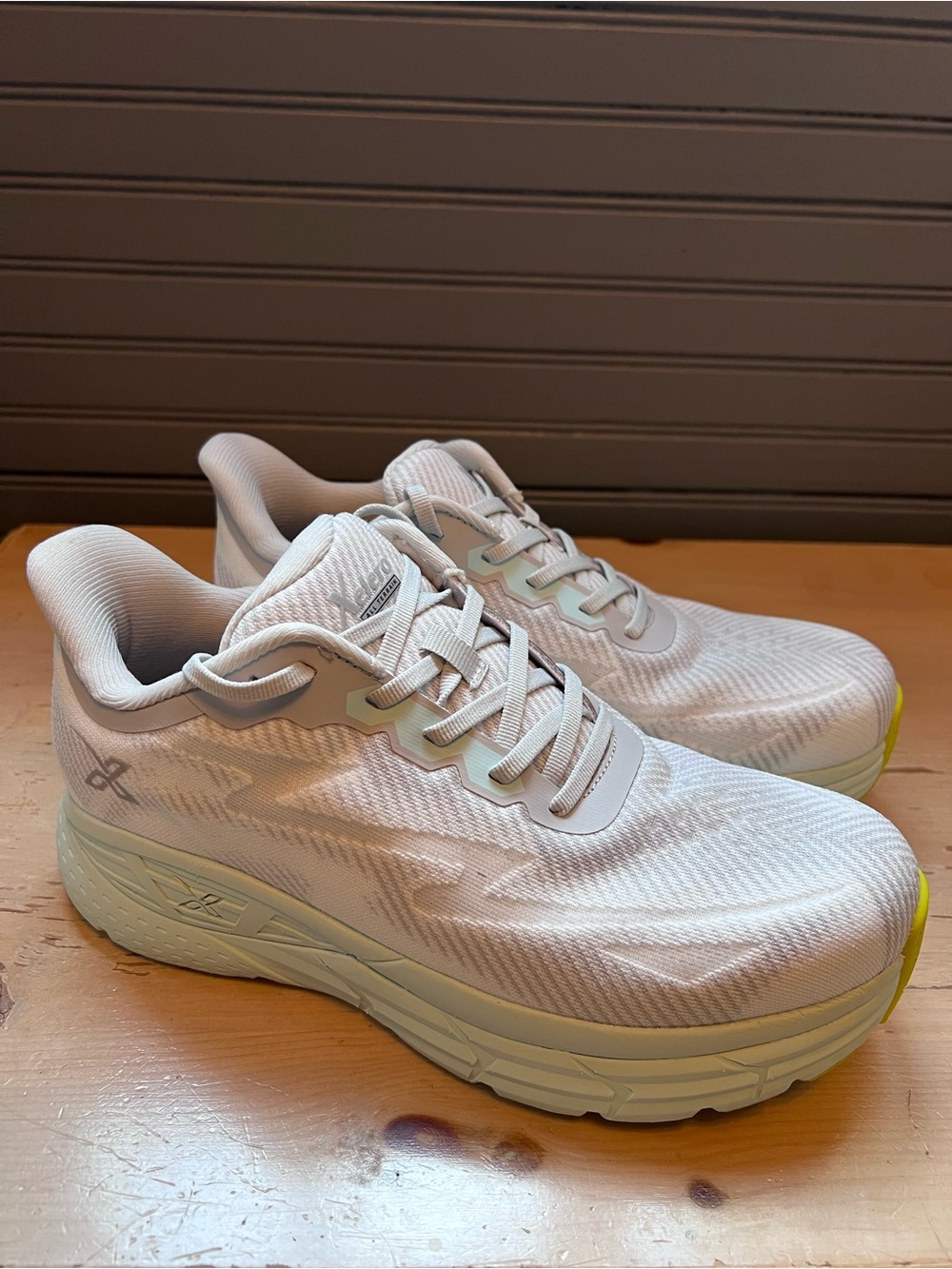 Xelero Silver Grey/Sky Blue Neon Yellow Low Top Knit women’s size 8.5B